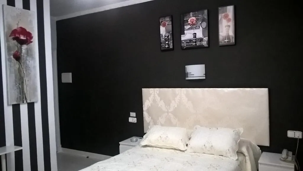 Hotel Gines 0*,  España
